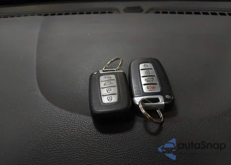 2013 Hyundai Elantra Limited z USA, uszkodzony, nr VIN KMHDH4AE4DU942218